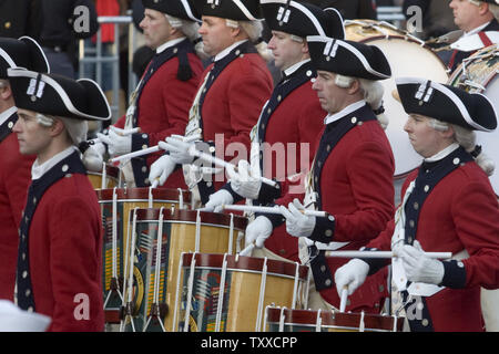 Une fanfare marche le long de Pennsylvania Avenue pendant la parade inaugurale après le président américain, Barack Obama a prêté serment en tant que 44e président des États-Unis à Washington le 20 janvier 2009. (Photo d'UPI/Kamenko Pajic) Banque D'Images