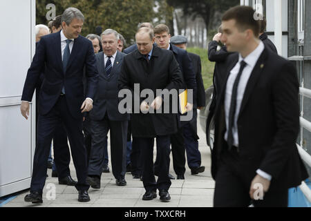 Le président russe Vladimir Poutine arrive au Centre nationale de céréales dans la région de Krasnodar, 750 ml au sud de Moscou, le 12 mars 2018, six jours avant l'élection présidentielle en Russie. Photo par Yuri Gripas/UPI Banque D'Images