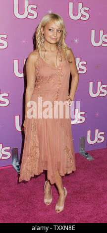 Actrice Nicole Richie pose pour les photographes à l'Us Weekly Hot Young Hollywood party au Club Spider à Los Angeles, le 17 septembre 2004. (Photo d'UPI/Francis Specker) Banque D'Images