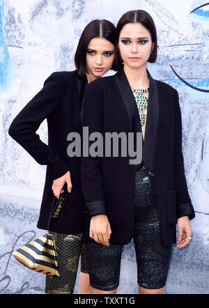 Anna Kuprienko et Sofia Kuprienko aka le Bloom Twins participant à la fête de l'été 2019 présenté par les galeries Serpentine & Chanel à la Serpentine galeries, des jardins de Kensington, Londres. Banque D'Images