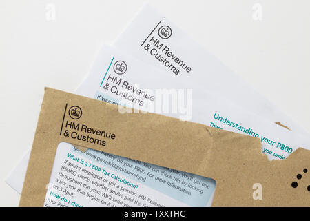 London / UK - 25 juin 2019 - lettre de HMRC avec P800 Informations calcul de l'impôt. Banque D'Images