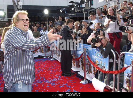 Drew Carey arrive à la première mondiale de robots sur Mars 6, 2005, à Los Angeles. (Photo d'UPI/John Hayes) Banque D'Images