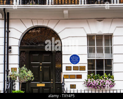 Blue Plaque Hector Berlioz compositeur français - Londres Berlioz séjourne à cette adresse dans Queen Anne Street dans le centre de Londres en 1851. GLC Blue Plaque. Banque D'Images