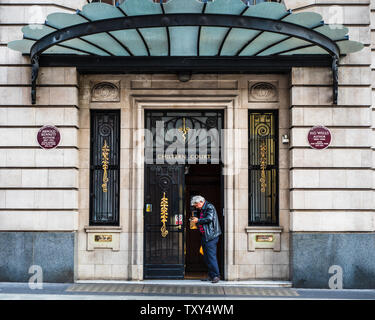 Cour de Chiltern sur Baker Street, Marylebone, London - notant que HG Wells et Arnold Bennett a vécu et travaillé dans ce bâtiment. Banque D'Images