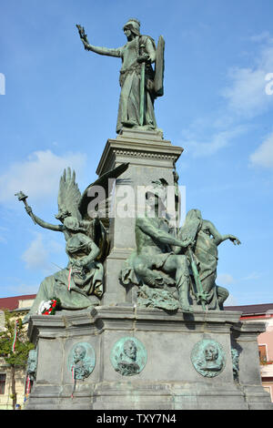 Statue de la liberté (le travail de György Zala), martyrs d'Arad monument, Arad, Roumanie Banque D'Images