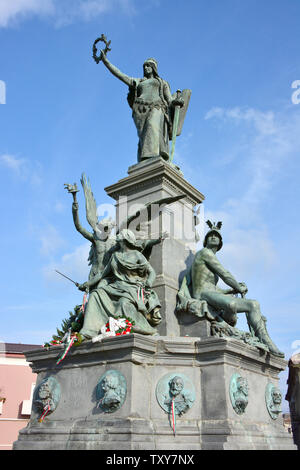 Statue de la liberté (le travail de György Zala), martyrs d'Arad monument, Arad, Roumanie Banque D'Images