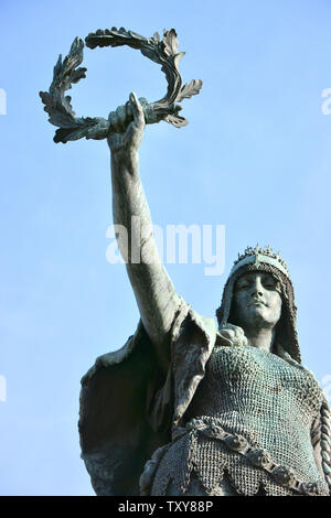 Statue de la liberté (le travail de György Zala), martyrs d'Arad monument, Arad, Roumanie Banque D'Images