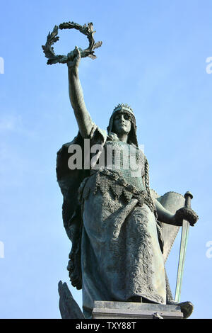 Statue de la liberté (le travail de György Zala), martyrs d'Arad monument, Arad, Roumanie Banque D'Images