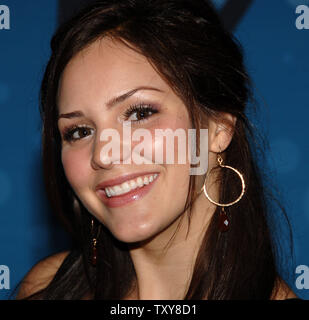 Candidat à la correction d'identité Katharine McPhee, 21 ans, de Los Angeles, Californie arrive pour le parti pour les 12 finalistes de l'émission 'American Idol' au Pacific Design Center de Los Angeles, Californie le 9 mars 2006. La cinquième saison de "American Idol" a commencé le 17 janvier 2006 et prendra fin le 24 mai. (Photo d'UPI/Jim Ruymen) Banque D'Images
