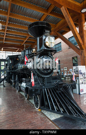 Aucune locomotive restaurée 374 du chemin de fer Canadien Pacifique qui a été le premier train pour transporter des passagers de Montréal à Vancouver qui arrivent le 23 mai Banque D'Images