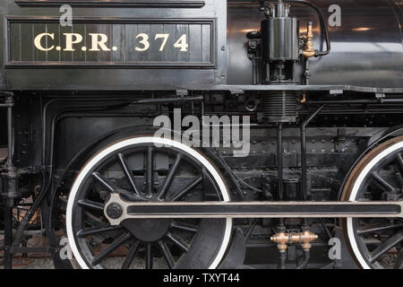 Aucune locomotive restaurée 374 du chemin de fer Canadien Pacifique qui a été le premier train pour transporter des passagers de Montréal à Vancouver qui arrivent le 23 mai Banque D'Images