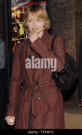 L'actrice Jodie Foster arrive comme un invité pour la première du film 'Thriller', l'affût à l'Egyptian Theatre dans la section Hollywood de Los Angeles le 20 mars 2007. (Photo d'UPI/Jim Ruymen) Banque D'Images