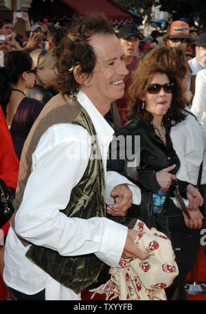 Acteur Keith Richards arrive pour la première de "Pirates des Caraïbes : Jusqu'au bout du monde', à Disneyland à Anaheim, Californie le 19 mai 2007. (Photo d'UPI/Jim Ruymen) Banque D'Images