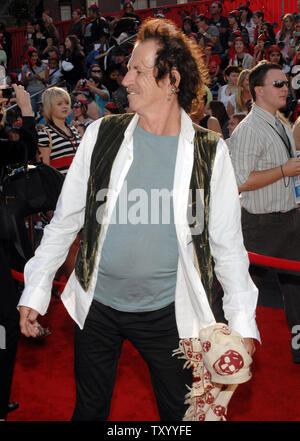 Acteur Keith Richards arrive pour la première de "Pirates des Caraïbes : Jusqu'au bout du monde', à Disneyland à Anaheim, Californie le 19 mai 2007. (Photo d'UPI/Jim Ruymen) Banque D'Images