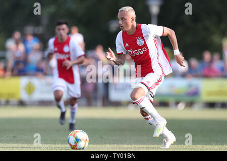 25 juin 2019 l'Oldenzaal, Soccer Netherlans Ajax v Recherche Rapide 20 L-r : Noa Lang d'Ajax Banque D'Images