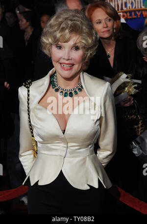 Texas socialite Joanne Herring arrive à la première mondiale de la motion picture drama 'Charlie Wilson's War" à Los Angeles le 10 décembre 2007. Le film est basé sur l'histoire vraie de hareng et le membre du Congrès Américain Charlie Wilson. Julia Roberts dépeint le hareng et Tom Hanks dans le film dépeint Wilson (UPI Photo/Jim Ruymen) Banque D'Images