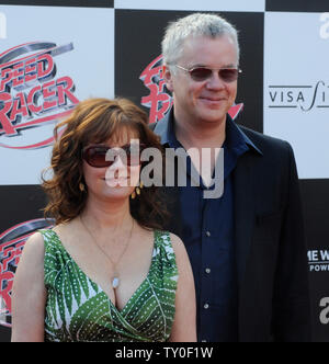 Susan Sarandon, un acteur dans la motion action sports photo 'Vitesse', assiste à la première du film avec son compagnon de longue date, l'acteur Tim Robbins au Nokia Theatre de Los Angeles le 26 avril 2008. (Photo d'UPI/Jim Ruymen) Banque D'Images