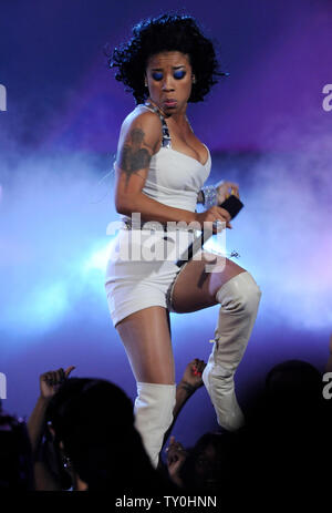 Keyshia Cole effectue au cours de la bet Awards au Shrine Auditorium à Los Angeles le 24 juin 2008. (Photo d'UPI/Jim Ruymen) Banque D'Images