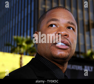 Xzibit, un acteur dans la motion photo fantasy sci-fi 'X-Files : Je veux y croire", assiste à la première du film au Grauman's Chinese Theatre dans la section Hollywood de Los Angeles le 23 juillet 2008. (Photo d'UPI/Jim Ruymen) Banque D'Images