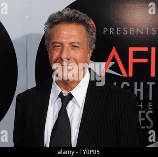 L'acteur Dustin Hoffman arrive pour cibler AFI présente soirée au cinéma à l'Arclight Cinerama Dome à Los Angeles le 1 octobre 2008. (Photo d'UPI/Jim Ruymen) Banque D'Images