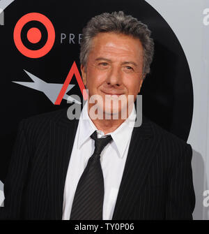 L'acteur Dustin Hoffman arrive pour cibler AFI présente soirée au cinéma à l'Arclight Cinerama Dome à Los Angeles le 1 octobre 2008. (Photo d'UPI/Jim Ruymen) Banque D'Images