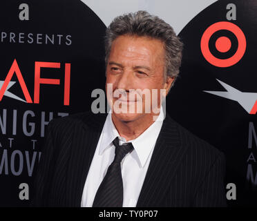 L'acteur Dustin Hoffman arrive pour cibler AFI présente soirée au cinéma à l'Arclight Cinerama Dome à Los Angeles le 1 octobre 2008. (Photo d'UPI/Jim Ruymen) Banque D'Images