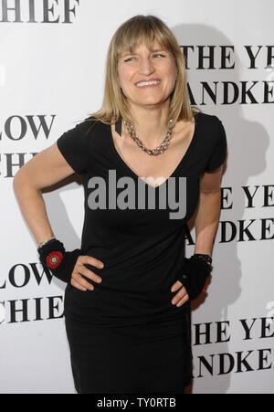 Réalisateur Catherine Hardwicke assiste à la première du film "Le mouchoir jaune" à Beverly Hills, Californie le 25 novembre 2008. (UPI Photo/ Phil McCarten) Banque D'Images