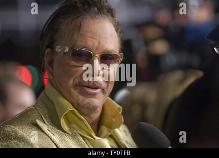 Mickey Rourke, un acteur dans la motion picture drama 'The Wrestler', assiste à la première du film à l'Academy of Motion Picture Arts & Sciences à Beverly Hills, Californie le 16 décembre 2008. (Photo d'UPI/Hector Mata) Banque D'Images