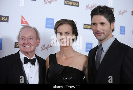 Personnes honorées, Rod Laver (L), Rachel Griffiths (C) et Eric Bana (R) de poser pour les photographes lors du G'DAY USA Australia Week 2009 Black Tie Gala à Los Angeles le 18 janvier 2009. (UPI Photo/ Phil McCarten) Banque D'Images