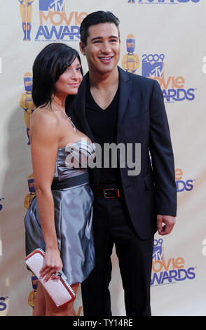 L'acteur Mario Lopez et son amie Courtney Laine Mazza arrivent à la 18e édition de la MTV Movie Awards à Universal City, Californie le 31 mai 2009. (Photo d'UPI/Jim Ruymen) Banque D'Images