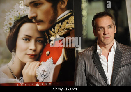 Réalisateur Jean-Marc Vallée assiste à la première du film 'La Jeune Victoria' à Los Angeles le 3 décembre 2009. UPI/ Phil McCarten Banque D'Images