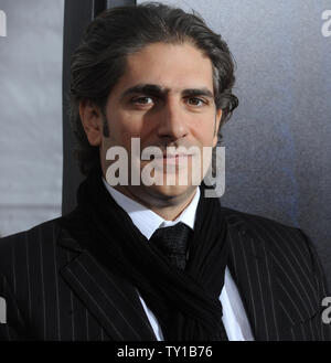 Acteur Michael Imperioli arrive pour la première du film thriller fantastique 'The Lovely Bones', au Grauman's Chinese Theatre de Los Angeles le 7 décembre 2009. UPI/Jim Ruymen Banque D'Images