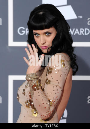 Singer Katy Perry arrive à la 52e cérémonie annuelle de remise des prix Grammy au Staples Center de Los Angeles le 31 janvier 2010. UPI/Jim Ruymen Banque D'Images