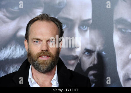 Hugo Weaving acteur, un acteur dans l'horreur thriller 'Le Wolfman', arrive pour la première du film à l'Arclight Cinerama Dome dans la section Hollywood de Los Angeles le 9 février 2010. UPI/Jim Ruymen Banque D'Images