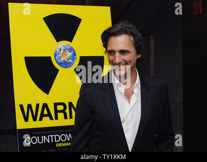 Producteur Lawrence Bender arrive à la première de the motion picture film documentaire au sujet de l'escalade de la course aux armements nucléaires, 'compte à rebours jusqu'à zéro" à Los Angeles, le 28 juillet 2010, l'UPI/Jim Ruymen Banque D'Images