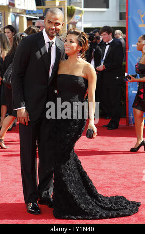 Eva Longoria-Parker et Tony Parker arrive à la 62e Primetime Emmy Awards au Nokia Theatre de Los Angeles le 29 août 2010. UPI/Lori Shepler Banque D'Images