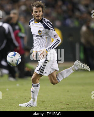 Los Angeles Galaxy le milieu de terrain David Beckham (23) contre les Sounders de Seattle dans la conférence de l'Ouest demi-finales match chez Home Depot Center de Carson, en Californie le 7 novembre 2010. UPI/Lori Shepler. Banque D'Images