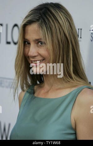 Mira Sorvino arrive à l'AFI Associates et Sony Pictures Classics motion photo 'faible' à l'Academy of Motion Picture Arts and Sciences, Samuel Goldwyn Theatre, à Beverly Hills le 27 juillet 2010. .UPI/Jonathan Alcorn Banque D'Images