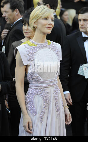 Cate Blanchett arrive sur le tapis rouge pour la 83e Academy Awards annuels au Kodak Theatre à Hollywood le 27 février 2011. UPI/Phil McCarten Banque D'Images