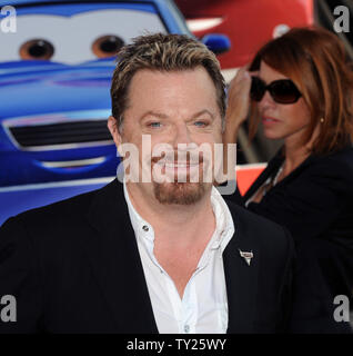 Eddie Izzard, un acteur dans la animated motion photo comédie 'Cars 2', assiste à la première du film au El Capitan Theatre dans la section Hollywood de Los Angeles le 18 juin 2011. UPI/Jim Ruymen Banque D'Images