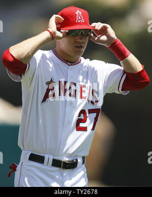 Los Angeles Angels' Mike Trout avant le match contre les Mariners de Seattle au Angel Stadium à Anaheim, Californie le 10 juillet 2011. Les Anges a gagné 5-2. UPI/Lori Shepler Banque D'Images