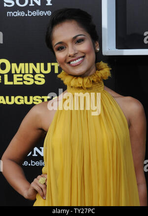 Dilshad Vadsaria, un acteur dans la motion picture comédie crime '30 minutes ou moins", assiste à la première du film au Grauman's Chinese Theatre dans la section Hollywood de Los Angeles le 8 août 2011. UPI/Jim Ruymen Banque D'Images