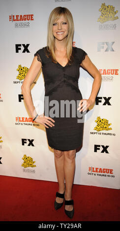 Kaitlin Olson acteur assiste à la première projection de FX's 'c'est toujours beau de Philadelphie' Saison 7 et 'la Ligue' saison trois au Cinerama Dome dans la section Hollywood de Los Angeles le 13 septembre 2011. UPI/Phil McCarten Banque D'Images