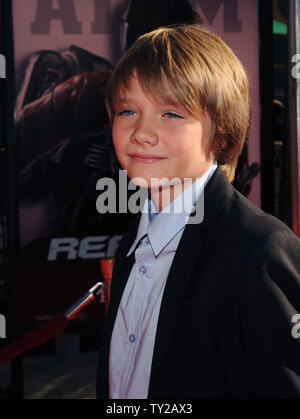 L'acteur canadien Dakota Goyo, un acteur dans la motion picture drama de science-fiction "Real Steel", assiste à la première du film au Gibson Amphitheatre à Universal City, Californie, le 2 octobre 2011. UPI/Jim Ruymen Banque D'Images