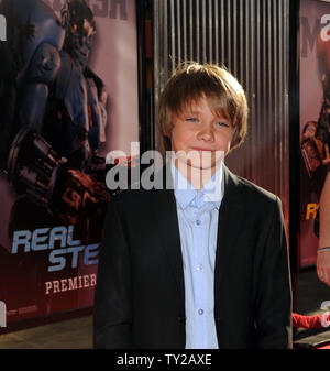 L'acteur canadien Dakota Goyo, un acteur dans la motion picture drama de science-fiction "Real Steel", assiste à la première du film au Gibson Amphitheatre à Universal City, Californie, le 2 octobre 2011. UPI/Jim Ruymen Banque D'Images