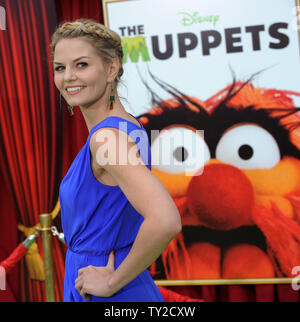 L'actrice Jennifer Morrison assiste à la comédie musicale "Les Muppets", à l'El Capitan Theatre, dans la section Hollywood de Los Angeles le 12 novembre 2011. UPI/Jim Ruymen Banque D'Images