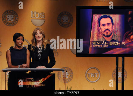 Actrices Regina King (L) et Judy Greer annoncer les nominations pour la 18e conférence annuelle des Screen Actors Guild Awards à West Hollywood, Californie le 14 décembre 2011. Demian Le bichir a été nommé pour sa performance exceptionnelle en acteur dans un premier rôle pour "une vie meilleure". La SAG Awards aura lieu à Los Angeles le 29 janvier 2011. UPI/Jim Ruymen Banque D'Images