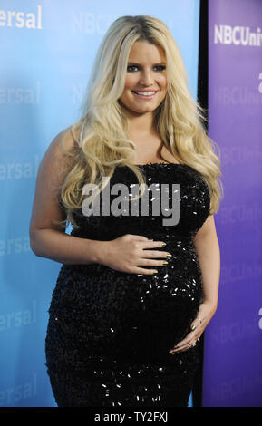 Jessica Simpson assiste à la NBC Universal Press Tour Party All-Star à Pasadena en Californie le 6 janvier 2012. UPI/Phil McCarten Banque D'Images