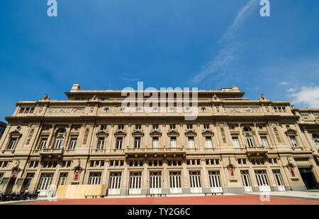 Théâtre Teatro Colon à Buenos Aires, Argentine, sur une journée ensoleillée Banque D'Images