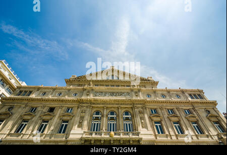 Théâtre Teatro Colon à Buenos Aires, Argentine, sur une journée ensoleillée Banque D'Images